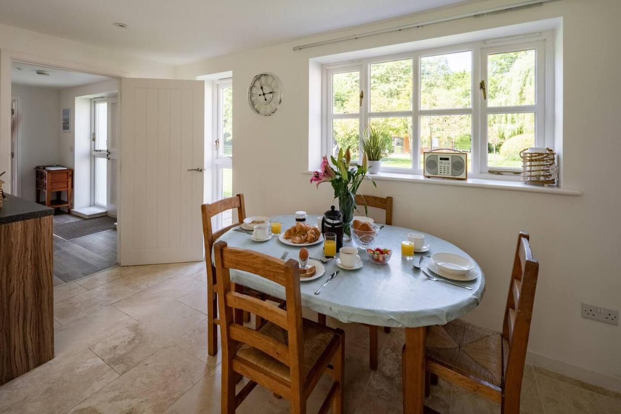 Osbornes Holiday House Near Exeter With Swimming Pool 外观 照片