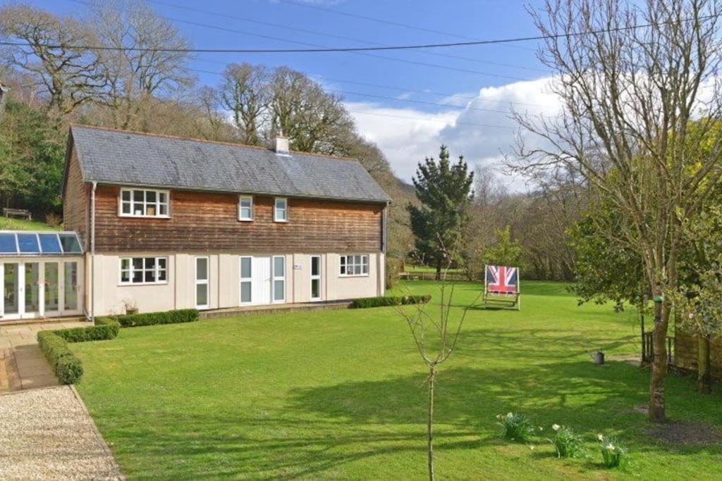 Osbornes Holiday House Near Exeter With Swimming Pool 外观 照片